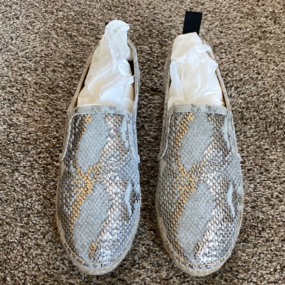 Practically Brand New Jimmy Choo Lichi Flat